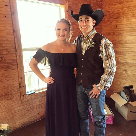 Meet your Posher, Hannah - Picture 1 of 1